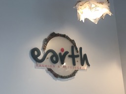 Earth Fashion Store 4